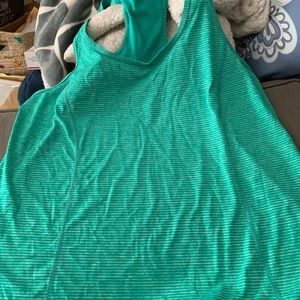 Razor back shirt it’s like new.